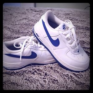 10c kids Nike sneakers